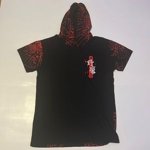 Men’s Small, short sleeve, hooded t shirt.